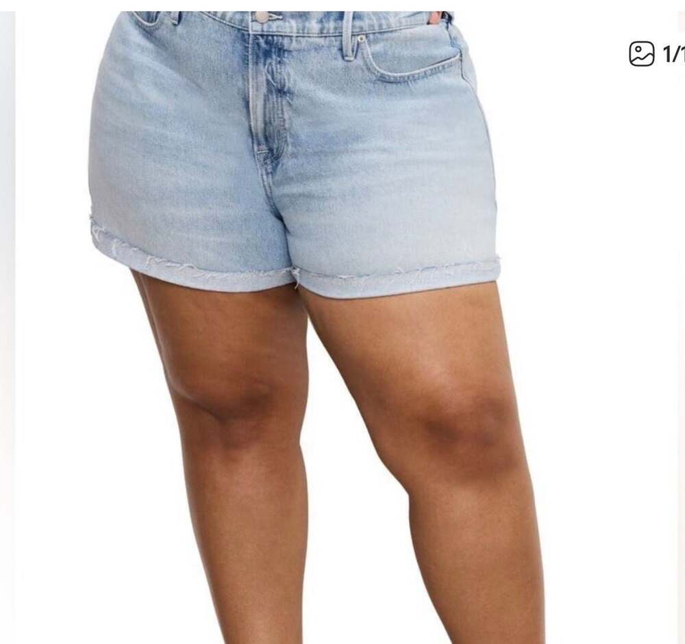 Good American Good 90s Denim Shorts Light Wash Cuffed Plus Size 18